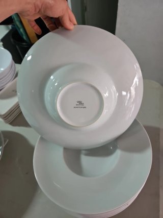 Plato hondo de porcelana blanco