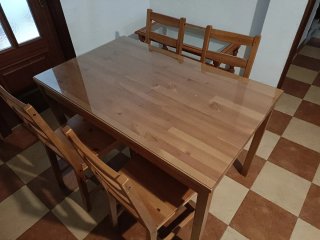 Mesa comedor y 4 sillas madera
