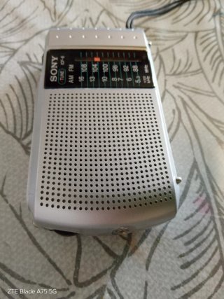 Radio Sony ICF-8 AM/FM Plata