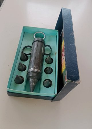 Antigua caja repostería años 40