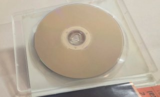 Cajas metálicas CoD y juego infinite warfare