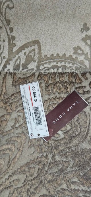 Alfombra Zara Home piel potro grabada