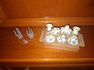 Miniature decorative per casa delle bambole antiche