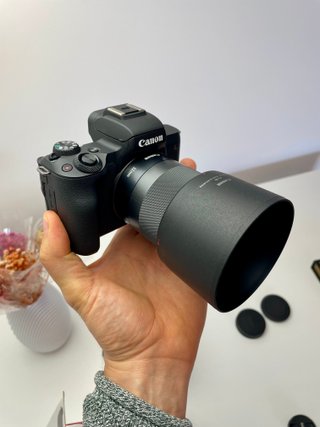 Canon EOS M50 + EF-M 32mm f1.4 + Extras