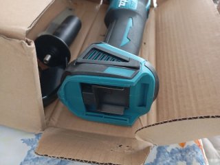 Radial a batería Makita DGA404-NO INCLUYE BATERÍA