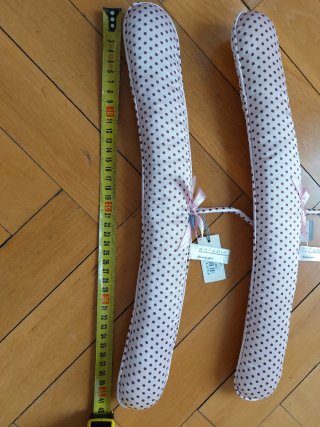2 Perchas de tela con lunares