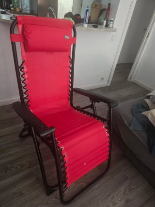 Silla de playa marca Aktive reclinable roja