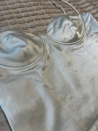 Body de satén blanco con tirantes