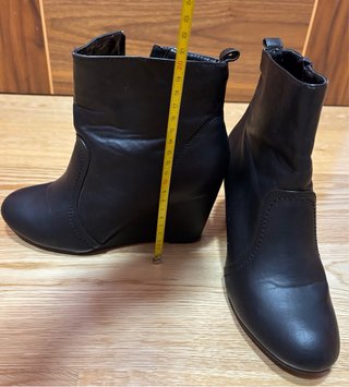 Botines negros chica