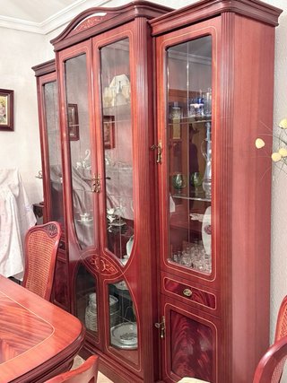 Mueble de roble macizo