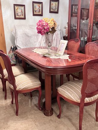 Mueble de roble macizo
