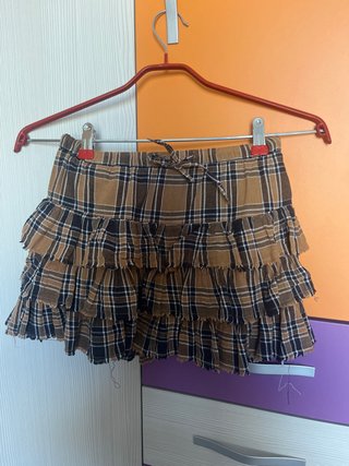 Falda pantalón cuadros volantes