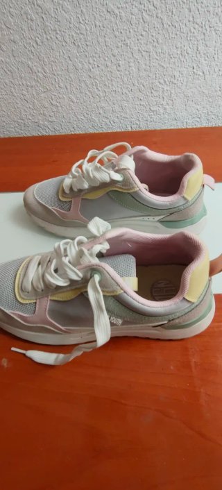 Zapatillas deportivas niña grises y rosas