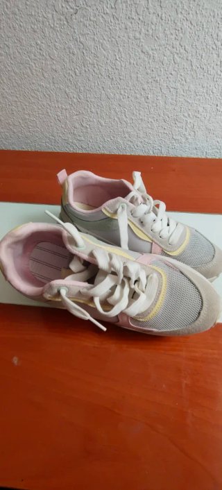 Zapatillas deportivas niña grises y rosas