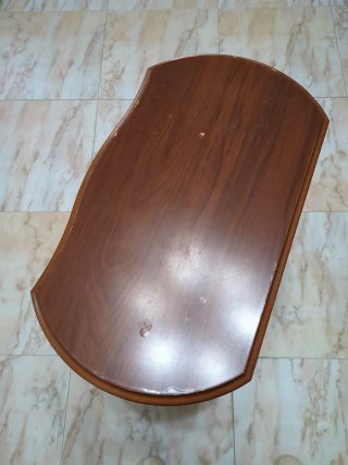 Mesa auxiliar madera oscura