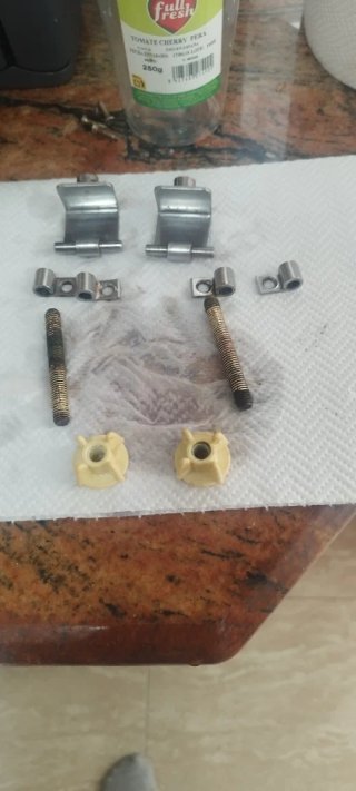 Bisagras para Tapa Inodoro Roca
