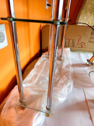 Estantería de cristal y metal