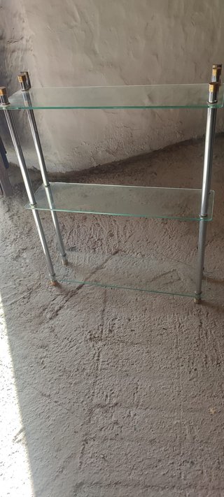 Estantería de cristal y metal