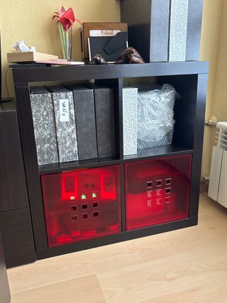Estantería salón/oficina negra y roja