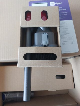 Cepillo Dyson completamente nuevos.