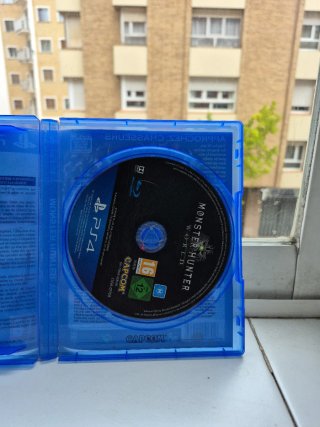 PS4 Monster Hunter World