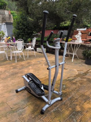 Elíptica Vélo gris y negra