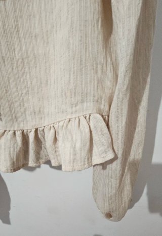 Camisa Zara Beige con Cuello Peter Pan