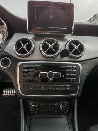 Mercedes-Benz Clase CLA 2015