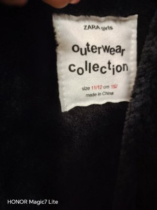 Abrigo Camel con Forro Negro Talla 12 años.