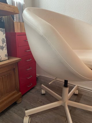 Silla giratoria blanca