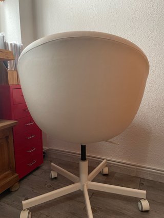 Silla giratoria blanca