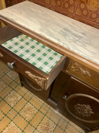 Mueble recibidor madera y mármol