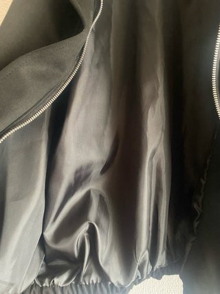 Blusão preto com fecho