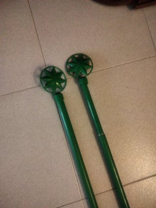 Barra cortina metal verde con estrella