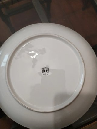 Vajilla de porcelana con diseño infantil