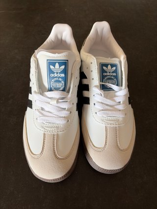 Zapatillas Adidas Samba Beige y Blancas