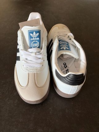 Zapatillas Adidas Samba Beige y Blancas