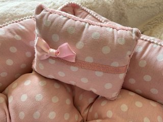 Cama para perro o gato rosa lunares
