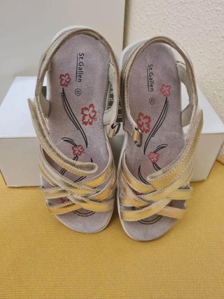 Sandalias doradas y plateadas mujer