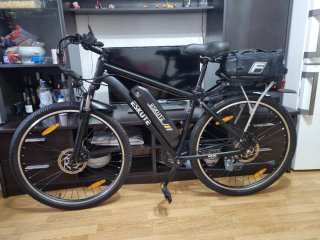 Bicicleta Eléctrica negra