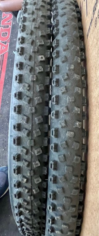 Cubiertas MTB Hutchinson Toro 26x2.15
