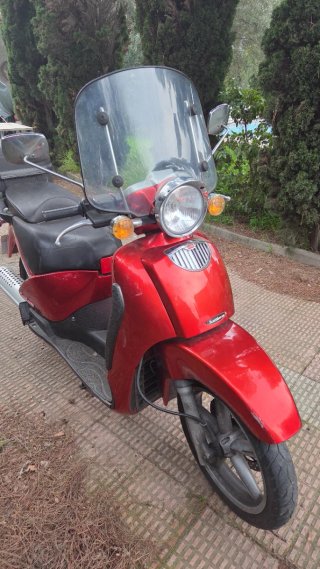 Aprilia Scarabeo 150 Roja