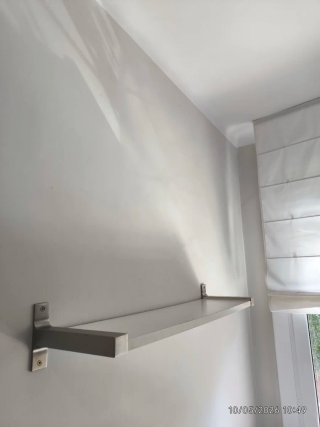 6 estantes Ikea + cortina de algodón