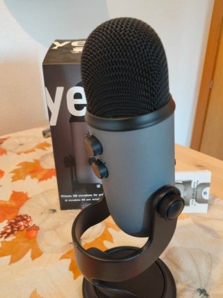 Micrófono Blue Yeti Gris