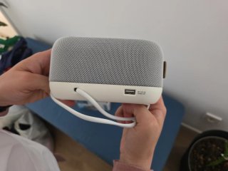 Radio Despertador Gris y Blanco