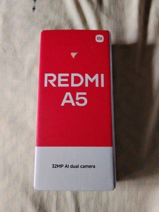 Xiaomi Redmi A5 con funda y protector