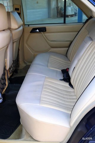 Mercedes-Benz 300 1989