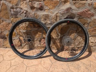 Bicicleta Gravel Riverside Gris