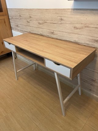 Scrivania Jysk in legno e metallo bianco