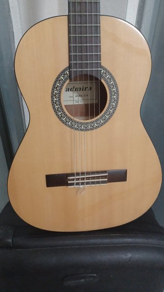 Guitarra Admira Infantil con funda